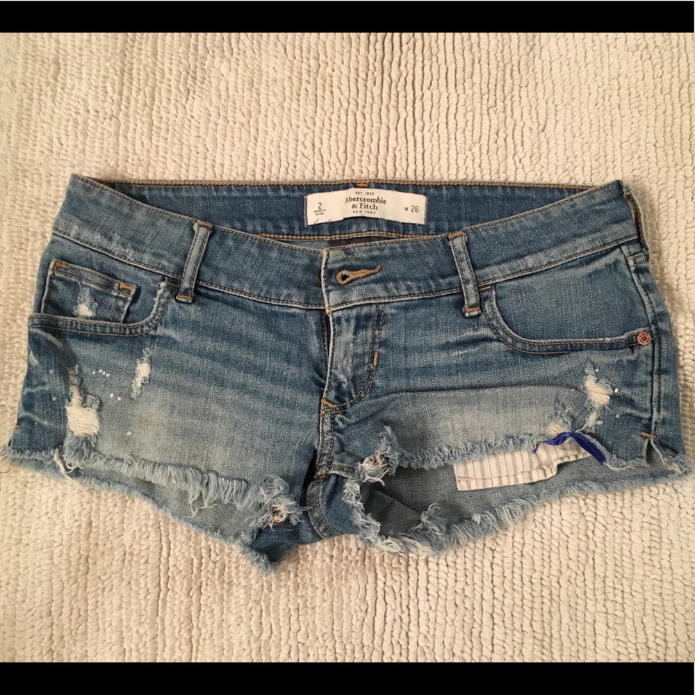 Abercrombie-Sz2 lightwash distressed cutoff shorts